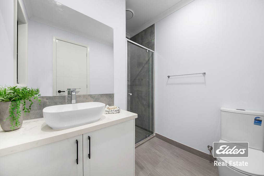 8 Sefton Street, Mambourin, VIC, 3024 - Image 13
