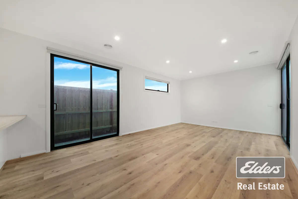 24 Thrums Road — photo 2 of 11