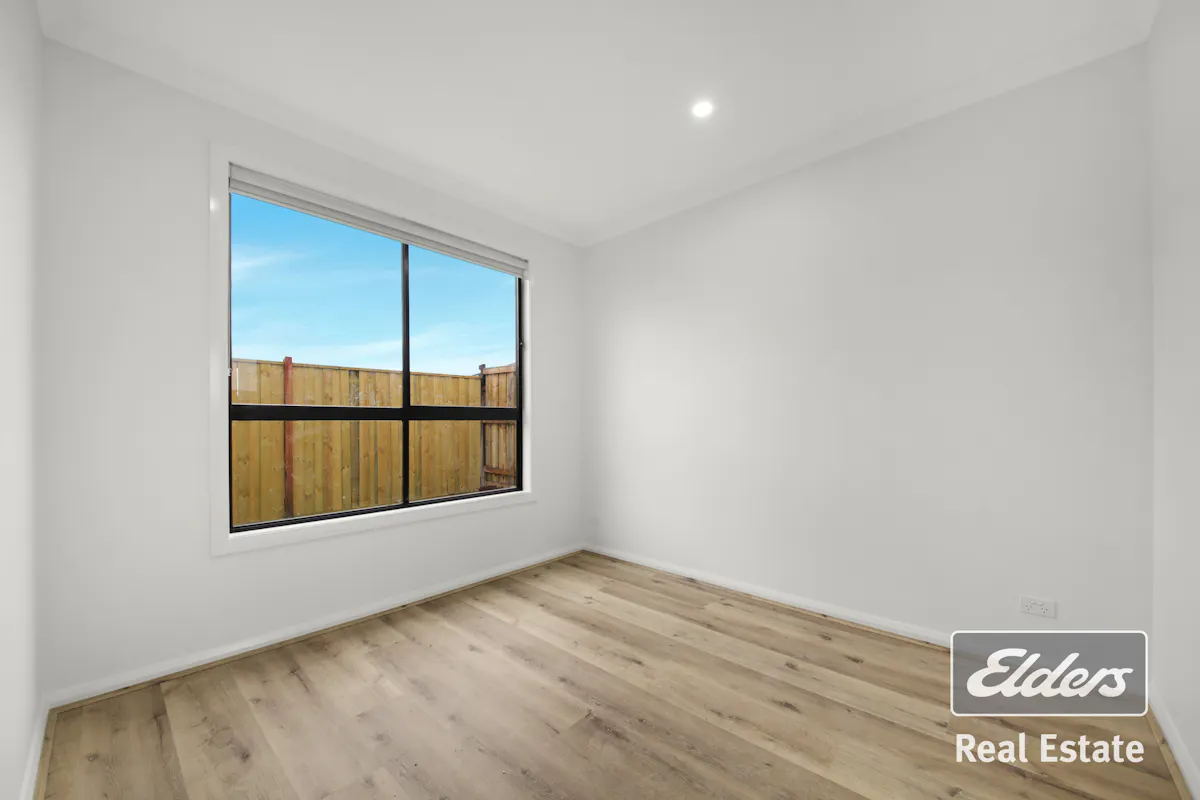 24 Thrums Road — photo 8 of 11