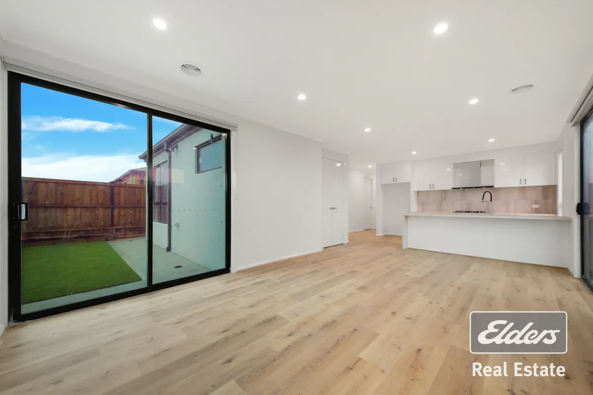 24 Thrums Road — photo 3 of 11