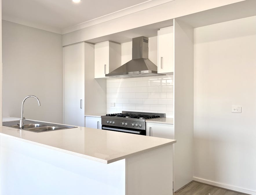 66 Palmdale Crescent, Mambourin, VIC, 3024 - Image 4