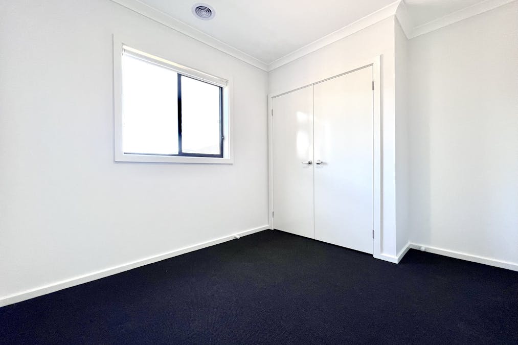 66 Palmdale Crescent, Mambourin, VIC, 3024 - Image 8