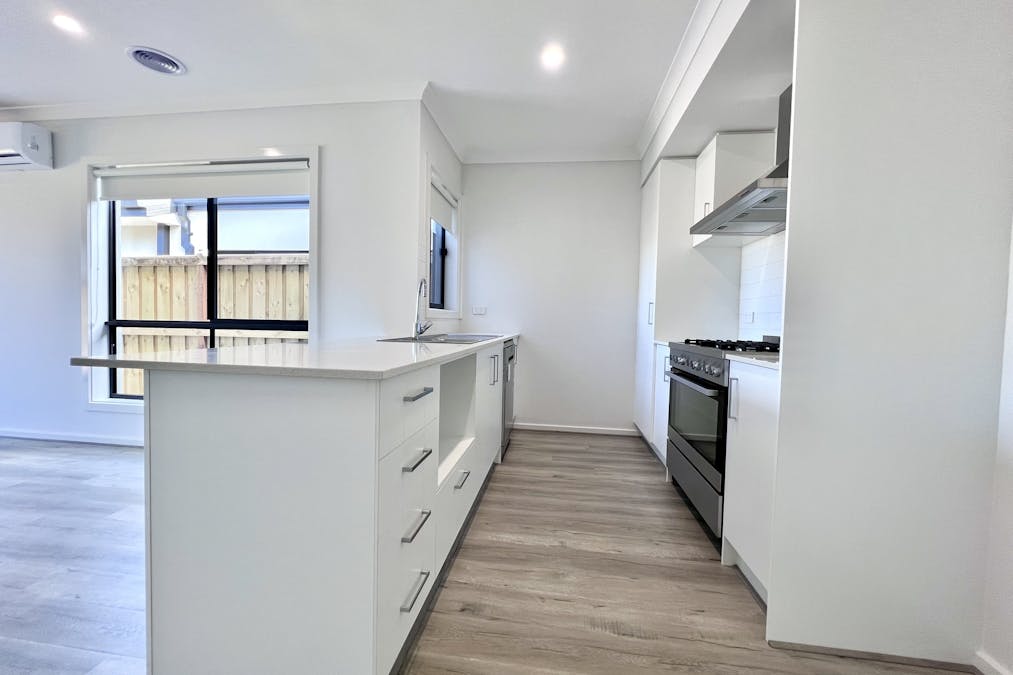 66 Palmdale Crescent, Mambourin, VIC, 3024 - Image 5