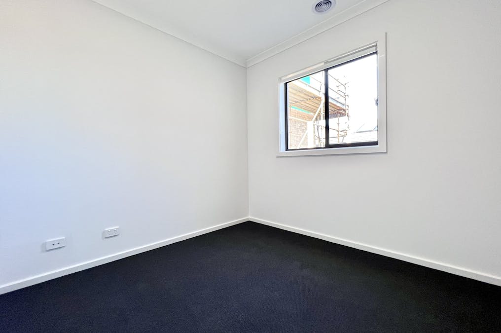 66 Palmdale Crescent, Mambourin, VIC, 3024 - Image 9