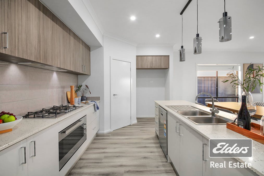 13 Trickett Drive, Truganina, VIC, 3029 - Image 8