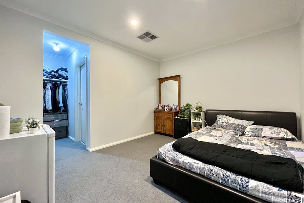 8 Codrington Road, Truganina, VIC, 3029 - Image 6