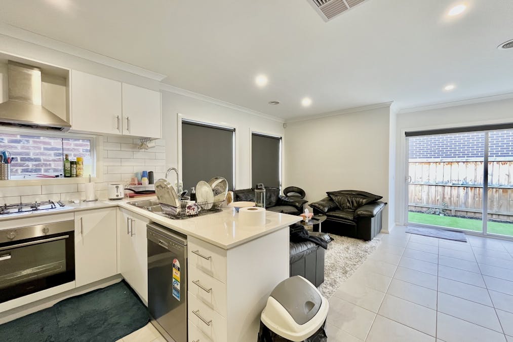 8 Codrington Road, Truganina, VIC, 3029 - Image 4