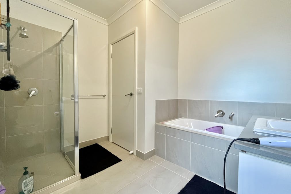 8 Codrington Road, Truganina, VIC, 3029 - Image 10
