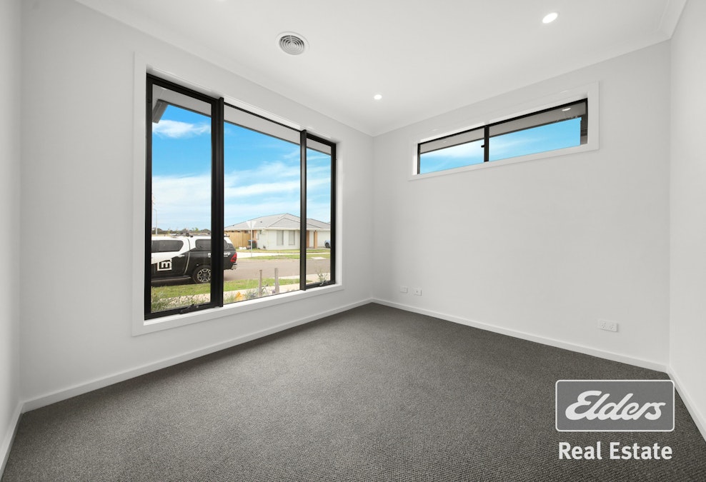 38 Woolspinner Crescent, Wyndham Vale, VIC, 3024 - Image 3