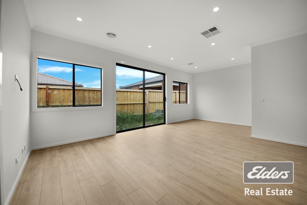 38 Woolspinner Crescent, Wyndham Vale, VIC, 3024 - Image 9