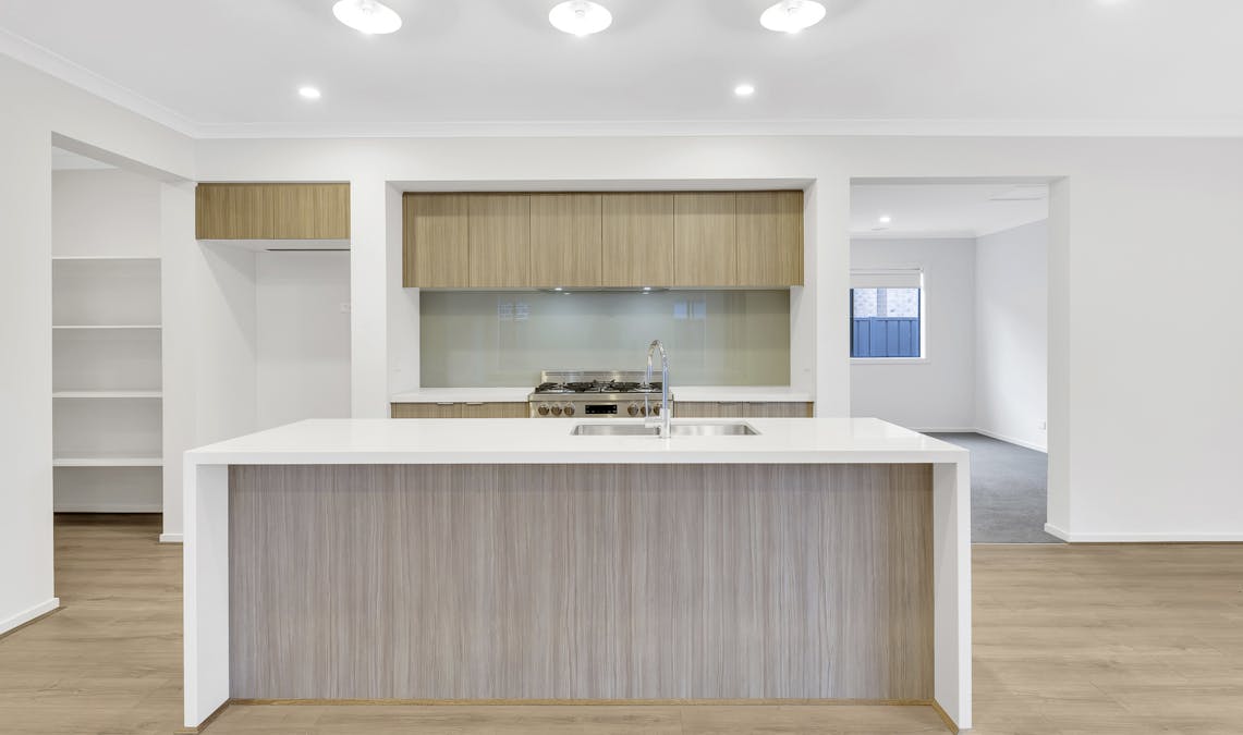 82 Eaglemont Drive, Strathtulloh, VIC, 3338 - Image 3
