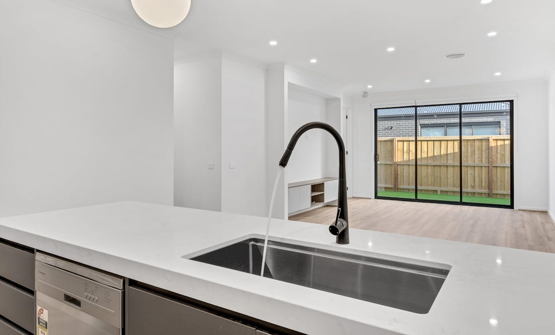 5 Siding Street, Werribee, VIC, 3030 - Image 8