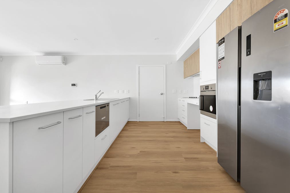 31 Xenia Street, Manor Lakes, VIC, 3024 - Image 7