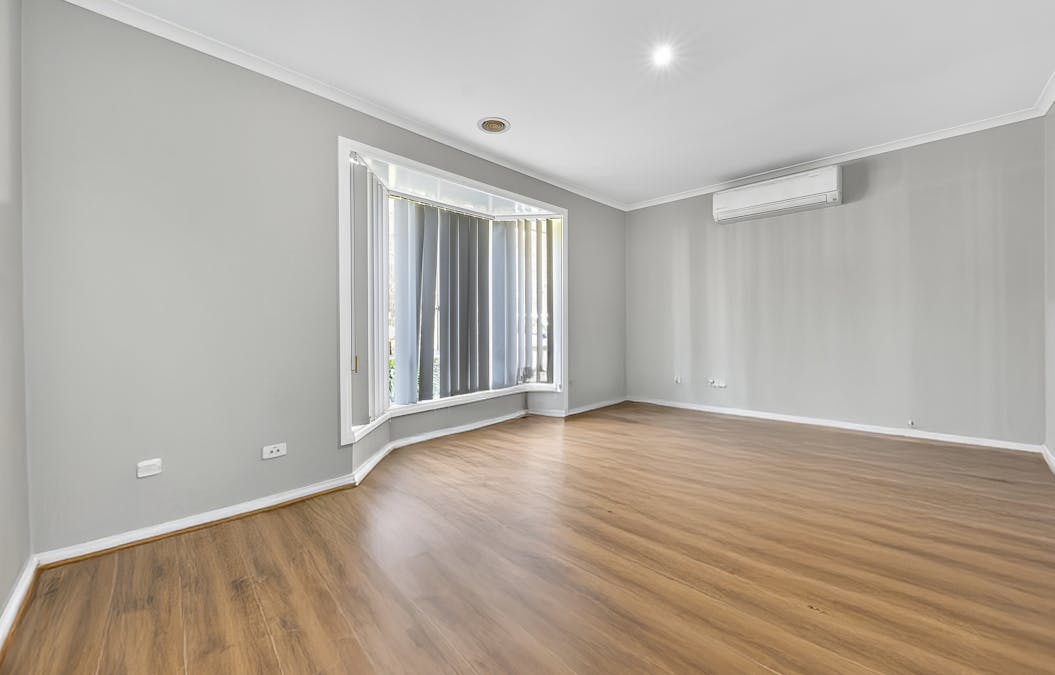 17 Broadhurst Way, Caroline Springs, VIC, 3023 - Image 3