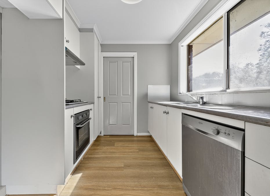 17 Broadhurst Way, Caroline Springs, VIC, 3023 - Image 7