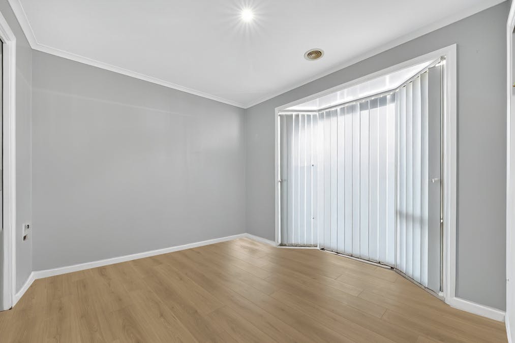 17 Broadhurst Way, Caroline Springs, VIC, 3023 - Image 4