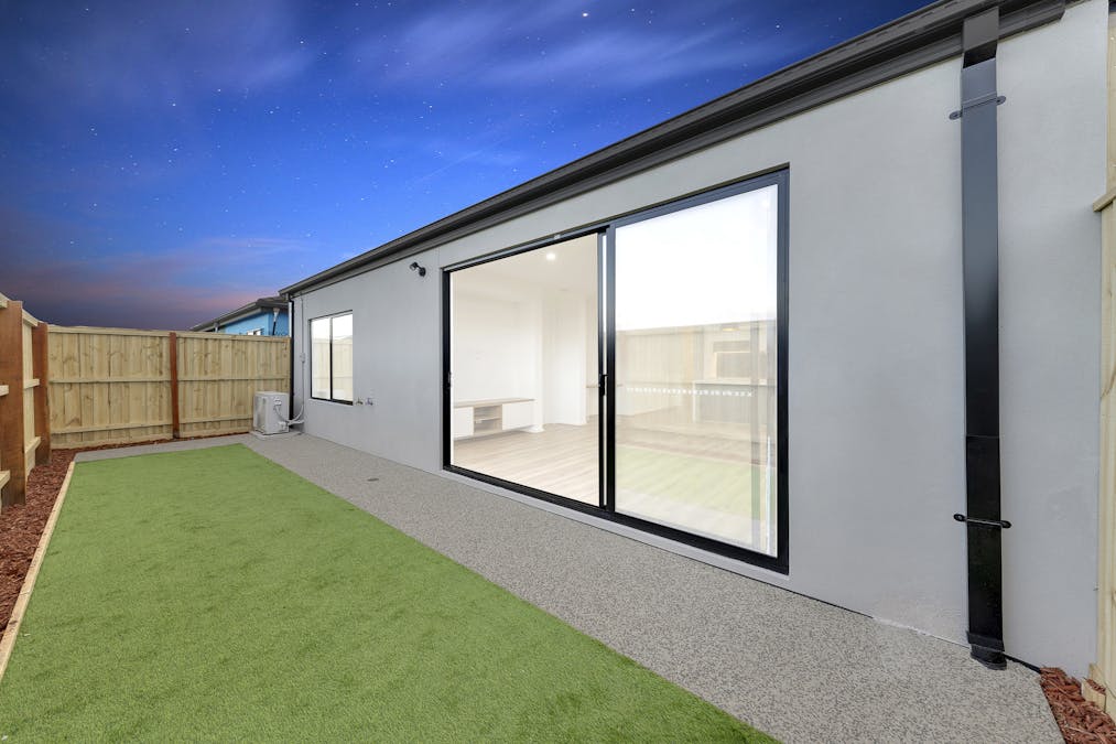 8 Cricket Circuit, Tarneit, VIC, 3029 - Image 24