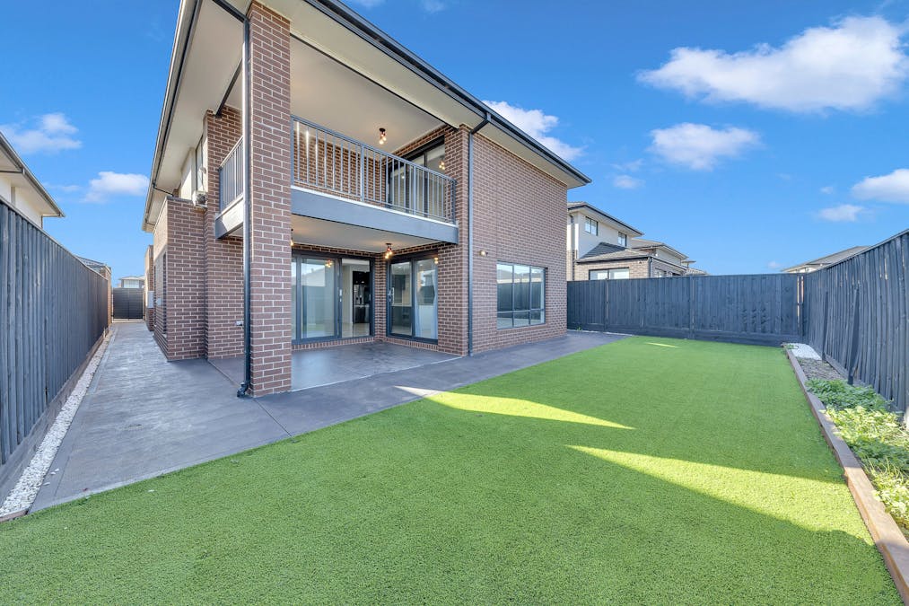 33 Haflinger Avenue, Werribee, VIC, 3030 - Image 18