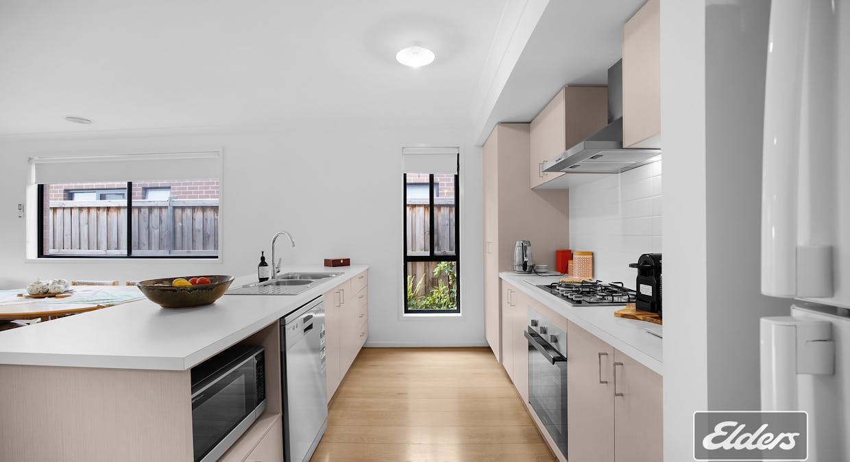 9 Landon Street, Thornhill Park, VIC, 3335 - Image 5