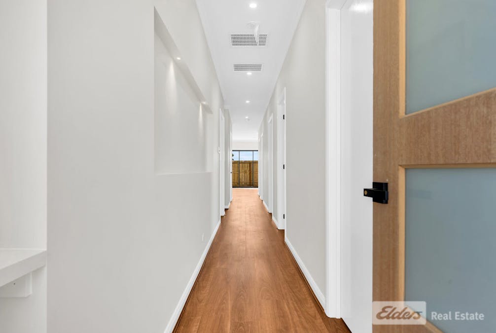 5 Danshill Avenue, Werribee South, VIC, 3030 - Image 2