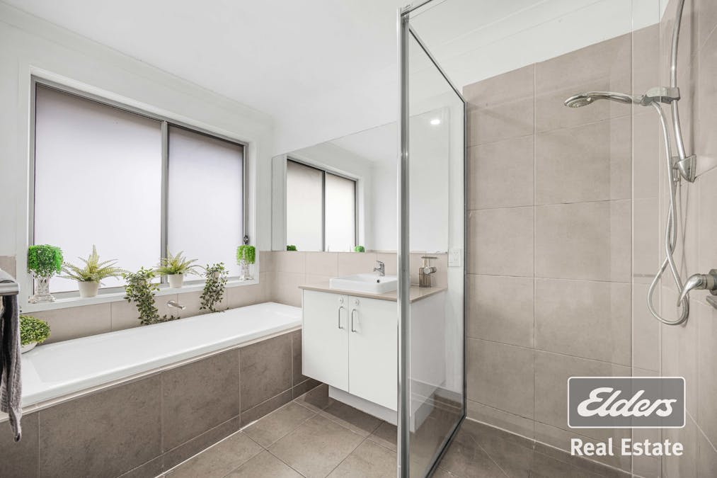 27 Willandra Boulevard, Harkness, VIC, 3337 - Image 18