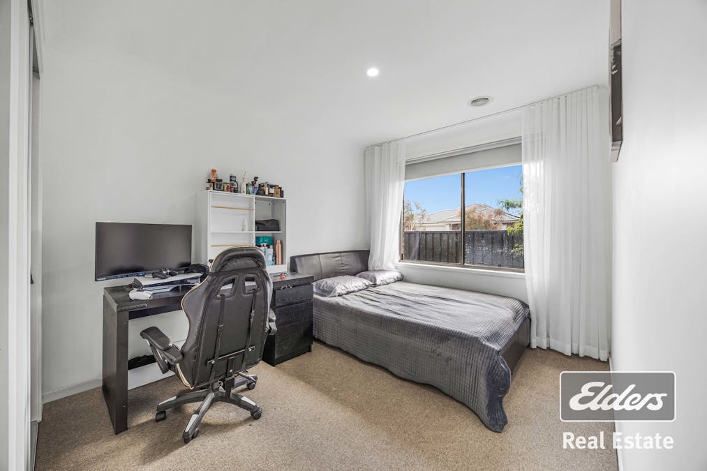 27 Willandra Boulevard, Harkness, VIC, 3337 - Image 13