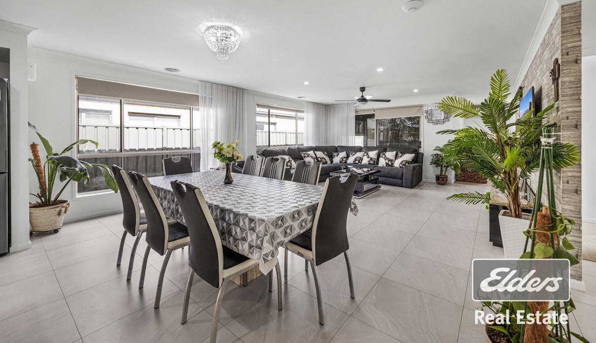 27 Willandra Boulevard, Harkness, VIC, 3337 - Image 8