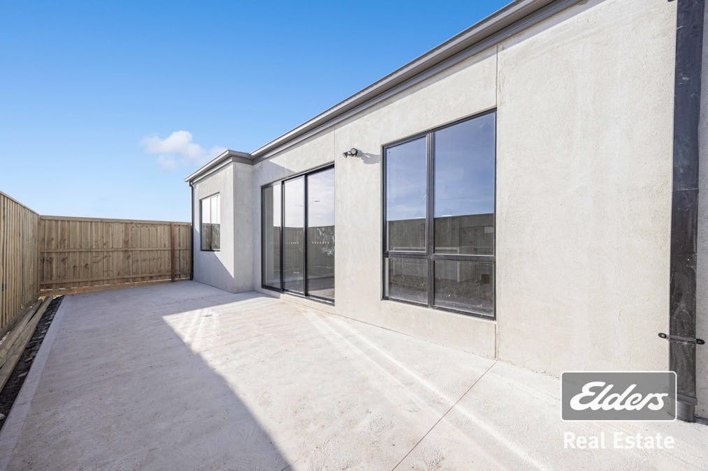 4 Dunphy Street, Tarneit, VIC, 3029 - Image 14
