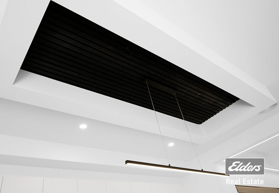 102 Dutchelm Avenue, Werribee, VIC, 3030 - Image 11