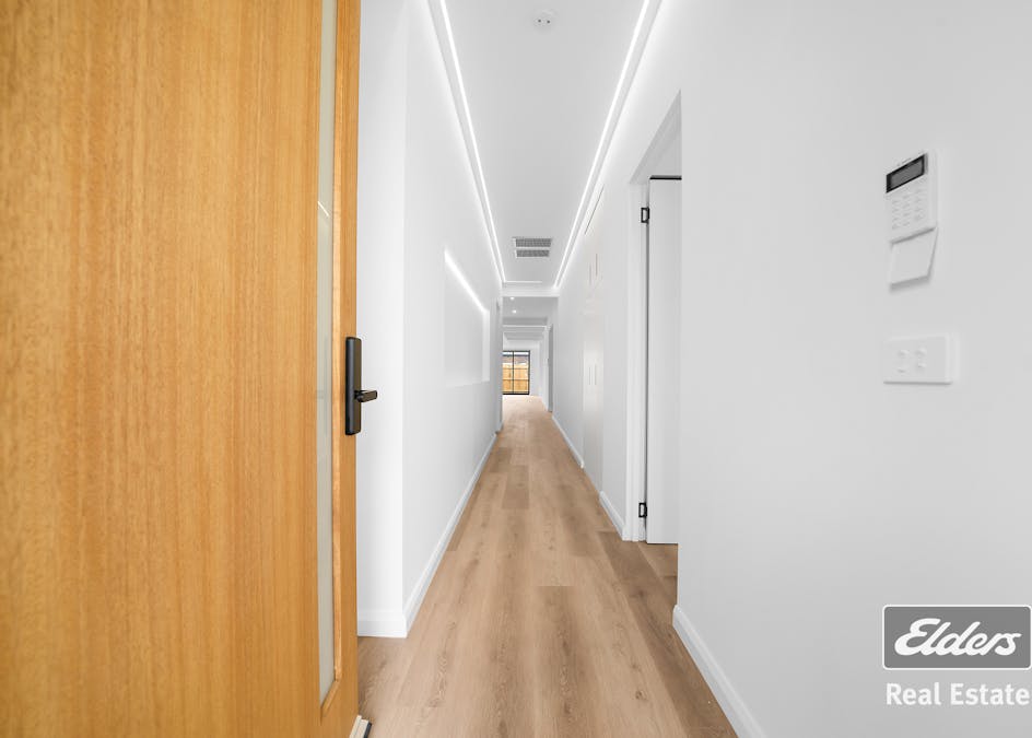 102 Dutchelm Avenue, Werribee, VIC, 3030 - Image 8