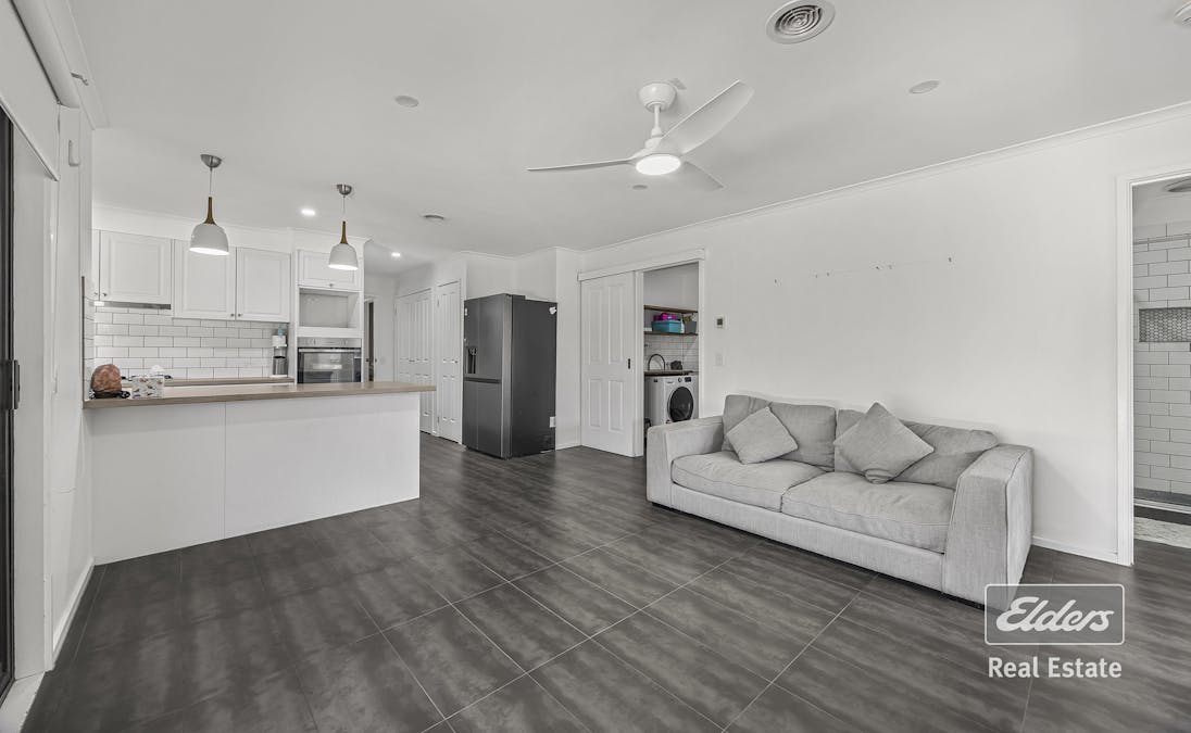 76 Whitsunday Drive, Hoppers Crossing, VIC, 3029 - Image 4