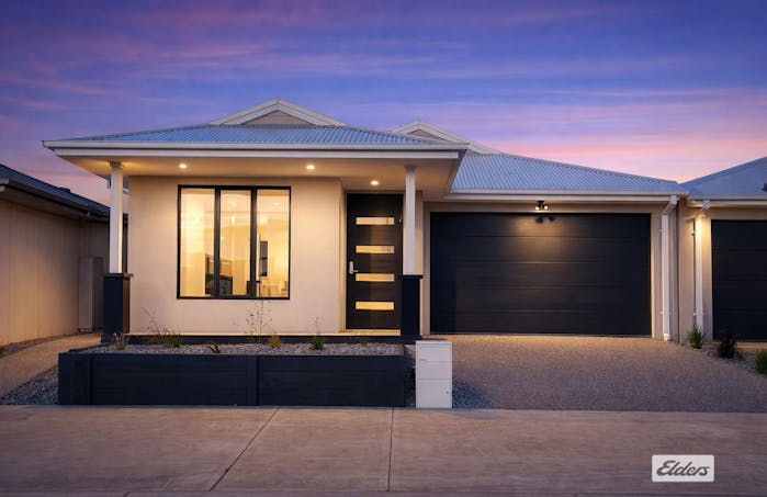 8 Janki Street, Werribee, VIC, 3030 - Image 1