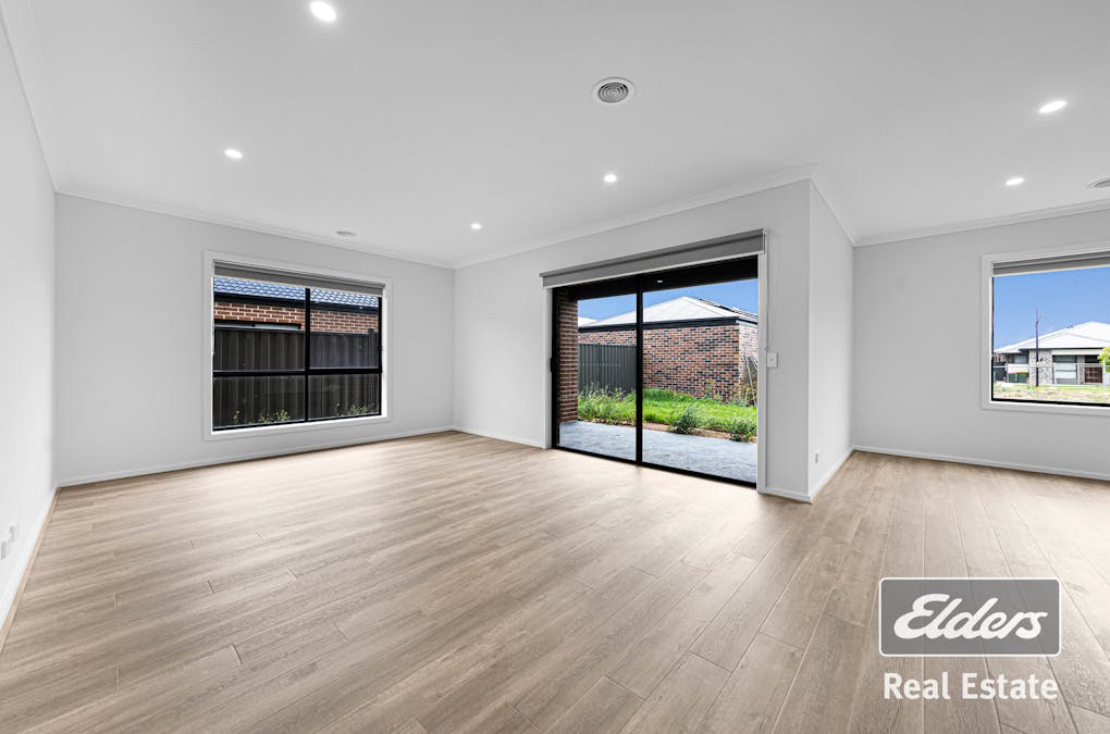 33 Molesworth Crescent, Donnybrook, VIC, 3064 - Image 5