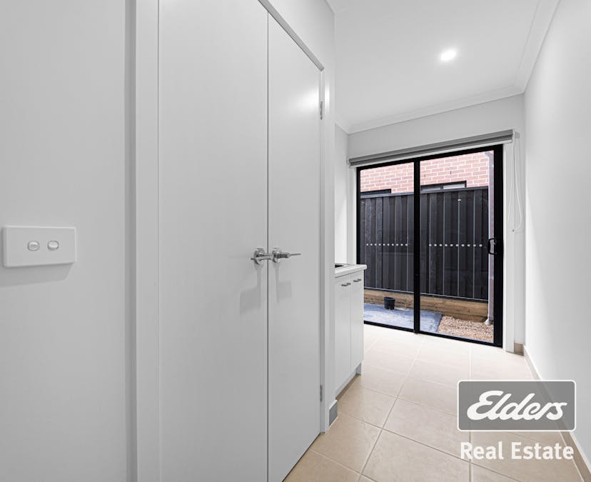 33 Molesworth Crescent, Donnybrook, VIC, 3064 - Image 22