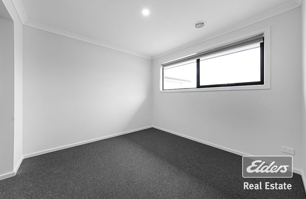 33 Molesworth Crescent, Donnybrook, VIC, 3064 - Image 16