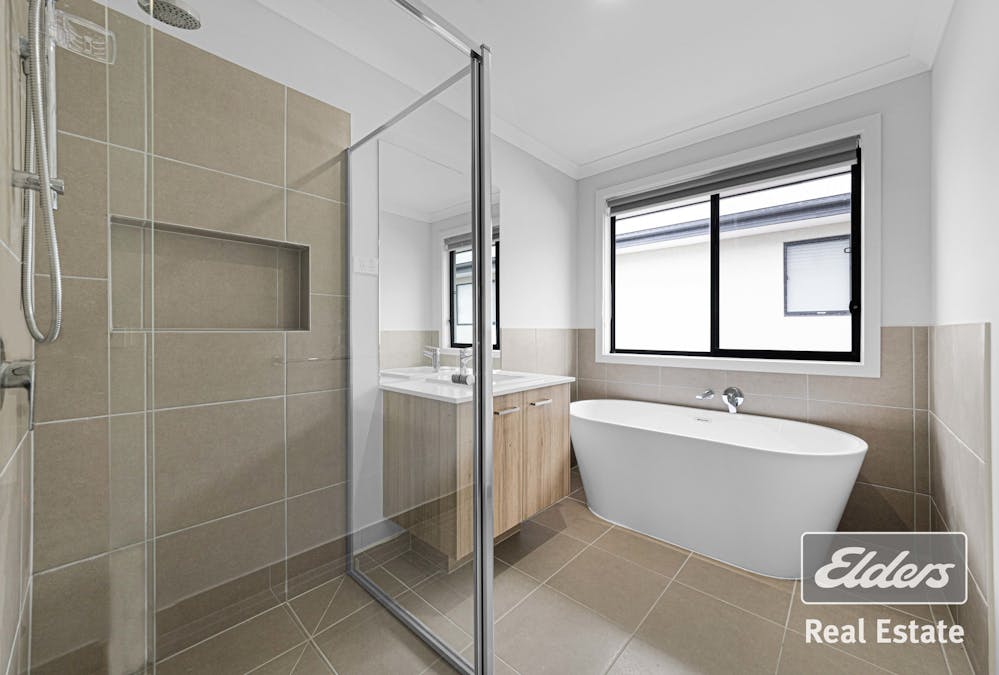 33 Molesworth Crescent, Donnybrook, VIC, 3064 - Image 17