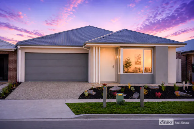 7 Gleam Street, Werribee, VIC, 3030 - Image 1