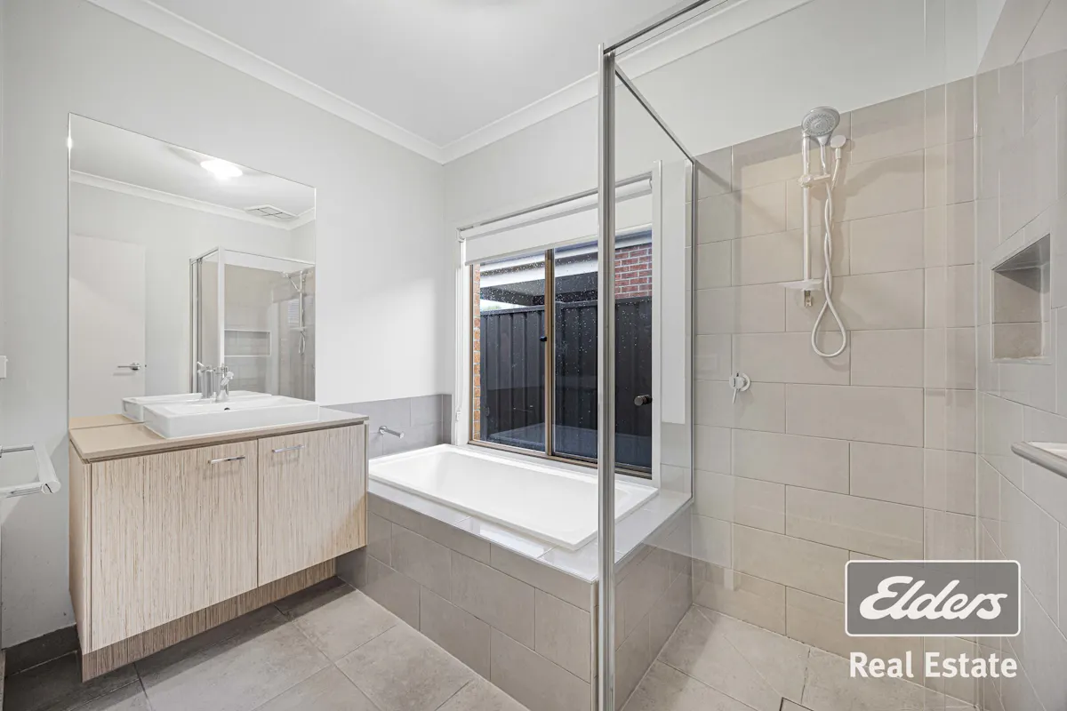11 Pinebank Street — photo 14 of 15