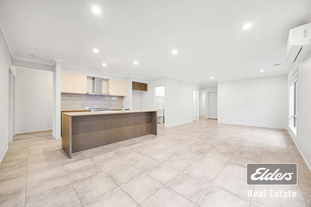 11 Pinebank Street — photo 5 of 15
