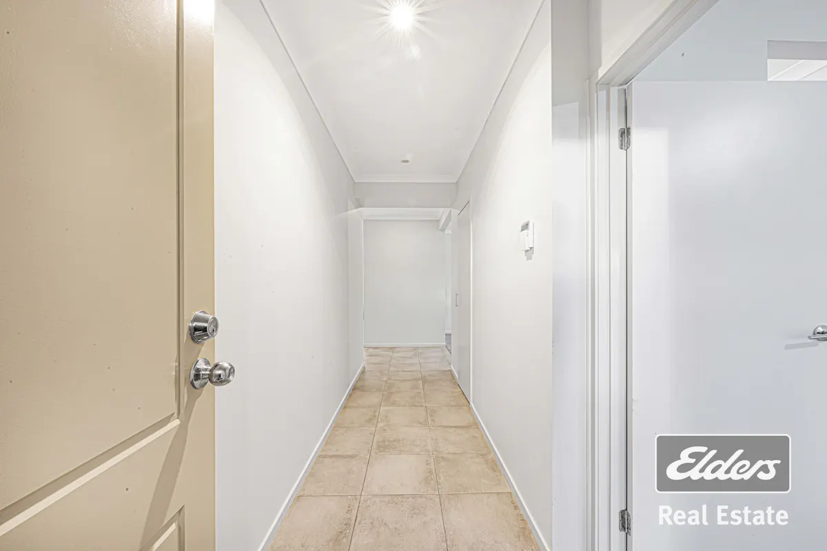 11 Pinebank Street — photo 3 of 15