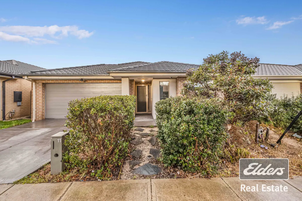 11 Pinebank Street — photo 2 of 15