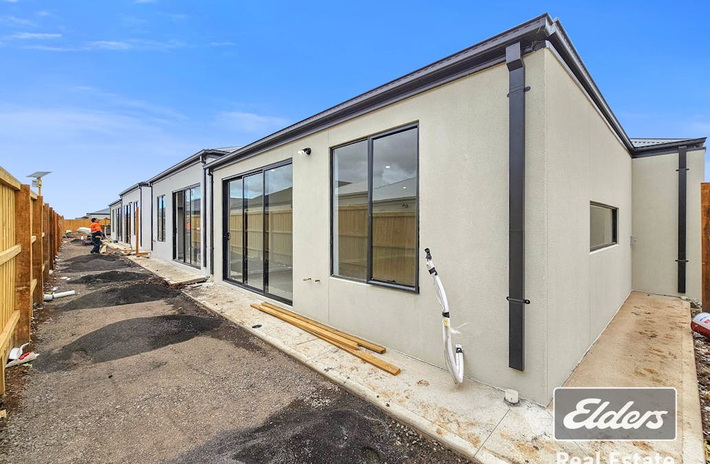 38 Burgess Road, Tarneit, VIC, 3029 - Image 16
