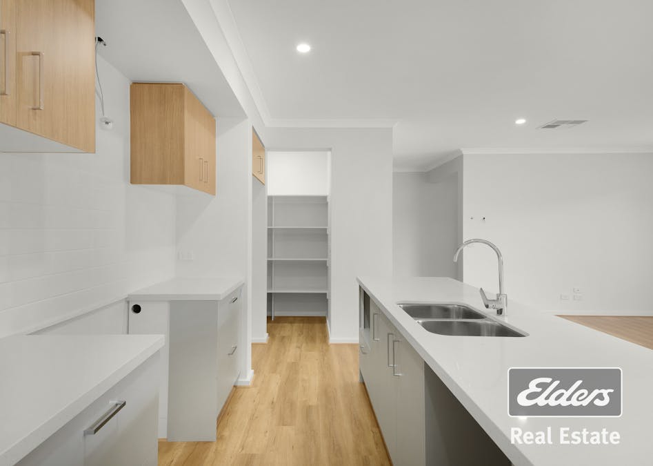 8 Astro Street, Werribee, VIC, 3030 - Image 3
