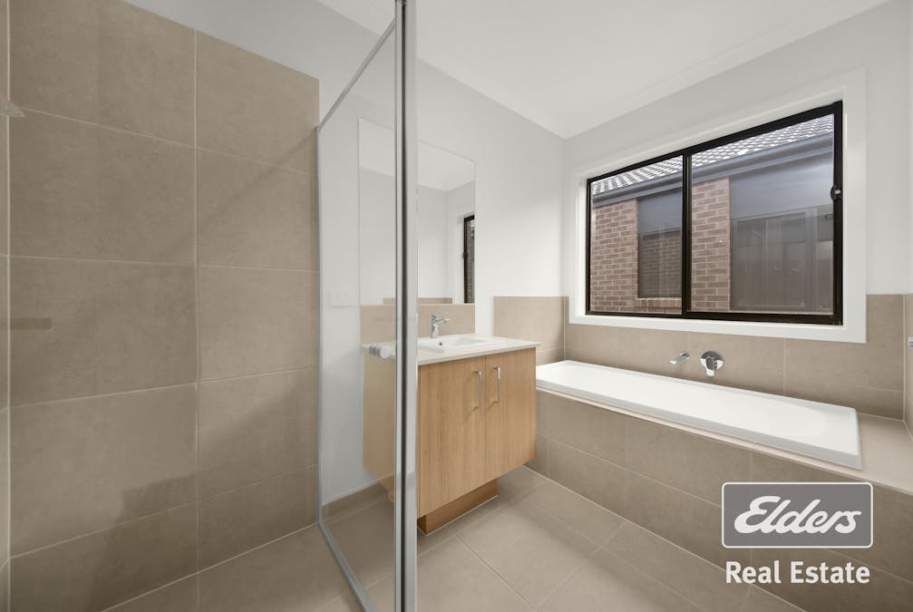 8 Astro Street, Werribee, VIC, 3030 - Image 5