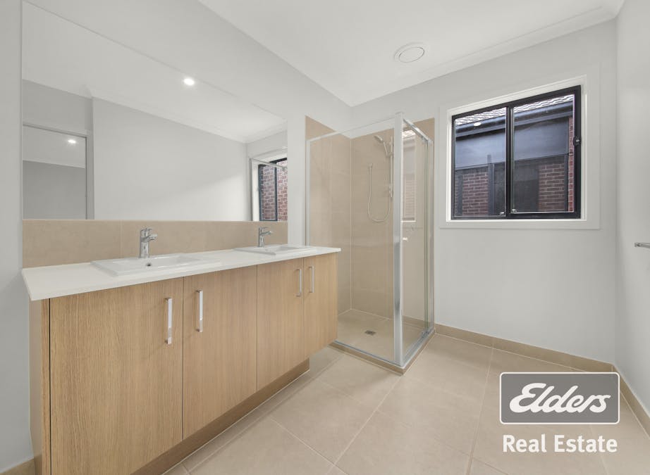 8 Astro Street, Werribee, VIC, 3030 - Image 6