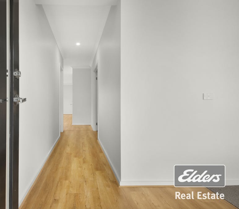 8 Astro Street, Werribee, VIC, 3030 - Image 13