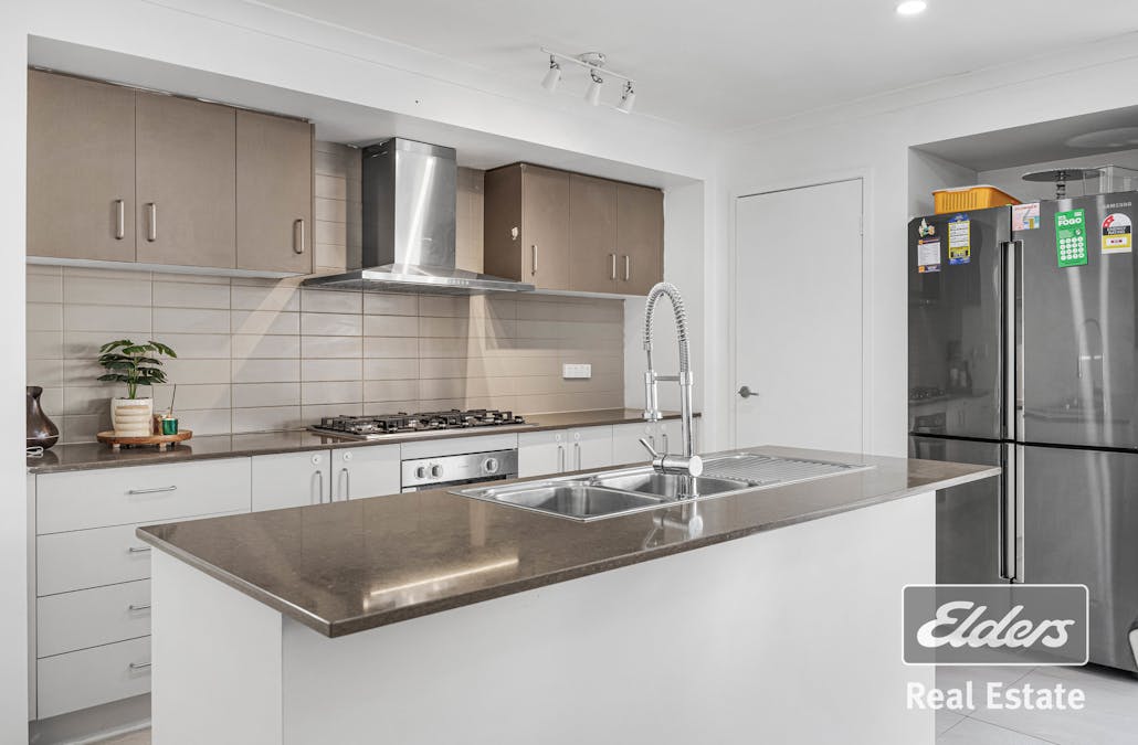 27 Willandra Boulevard, Harkness, VIC, 3337 - Image 15