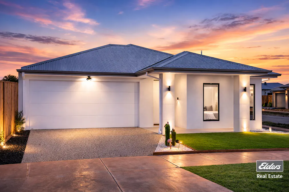 9 Kuvera Street, Werribee, VIC, 3030 - Image 2