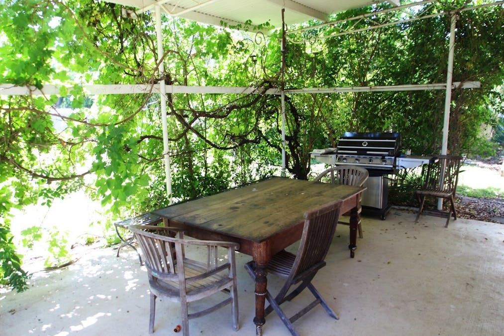 44 Arthur Street, Roma, QLD, 4455 - Image 2