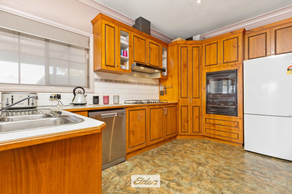 188 Dow Avenue, Cabarita, VIC, 3505 - Image 5